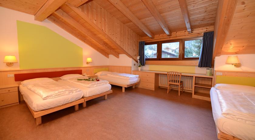 Hotel Casa Alpina - Alpin Haus Selva di Val Gardena Room photo