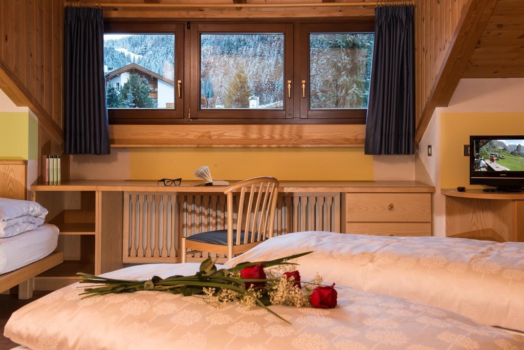 Hotel Casa Alpina - Alpin Haus Selva di Val Gardena Room photo