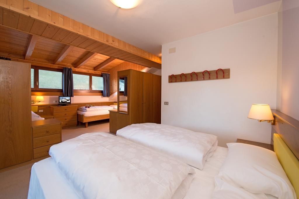 Hotel Casa Alpina - Alpin Haus Selva di Val Gardena Room photo